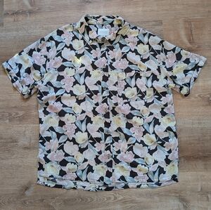 American Eagle Women's Pastel Floral Casual Button Down Top Size Large